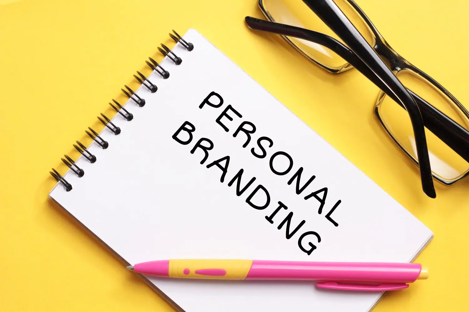 Budowanie autorytetu w branży: personal branding