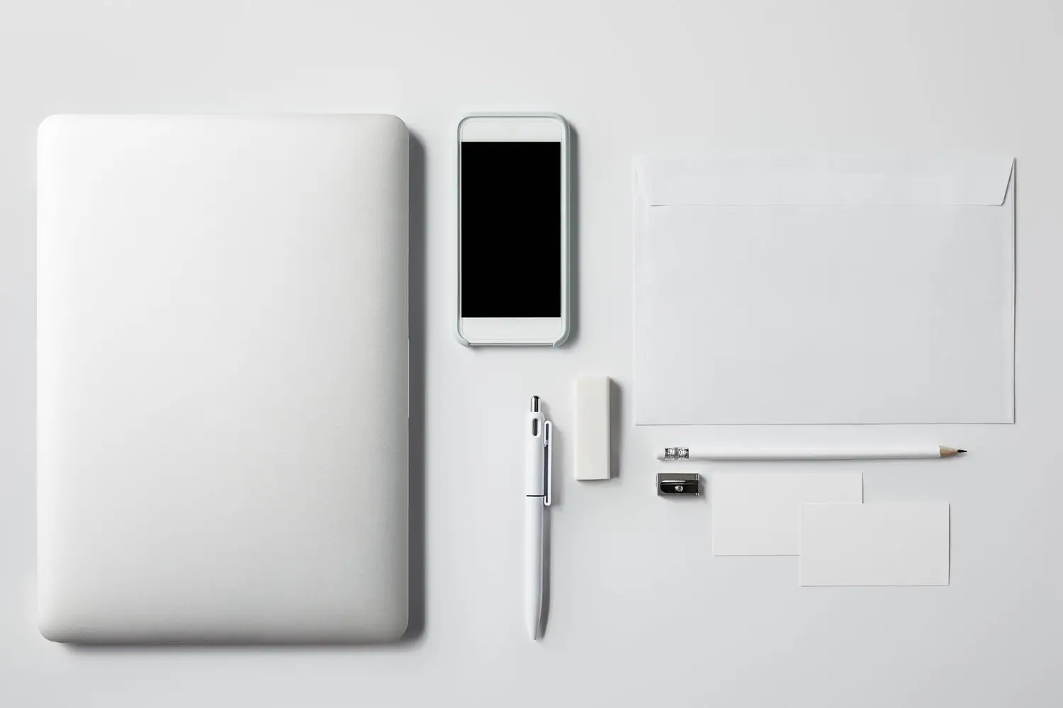 Minimalizm cyfrowy: Jak uprościć życie w erze technologii?
