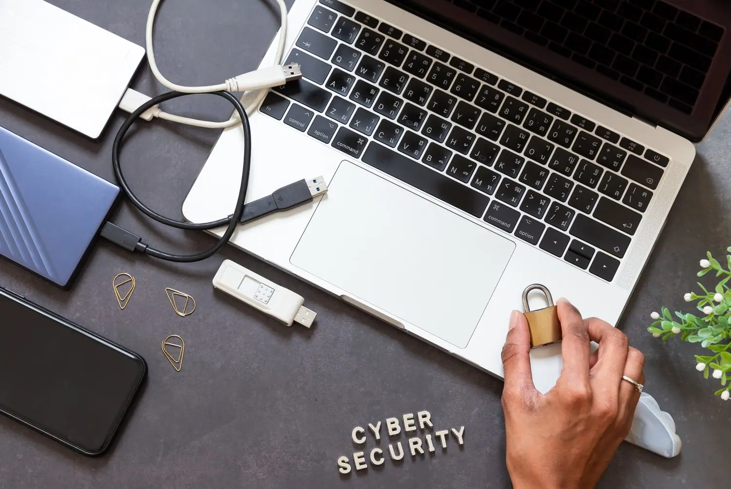 Cyberhigiena: Budowanie bezpiecznych nawyków cyfrowych