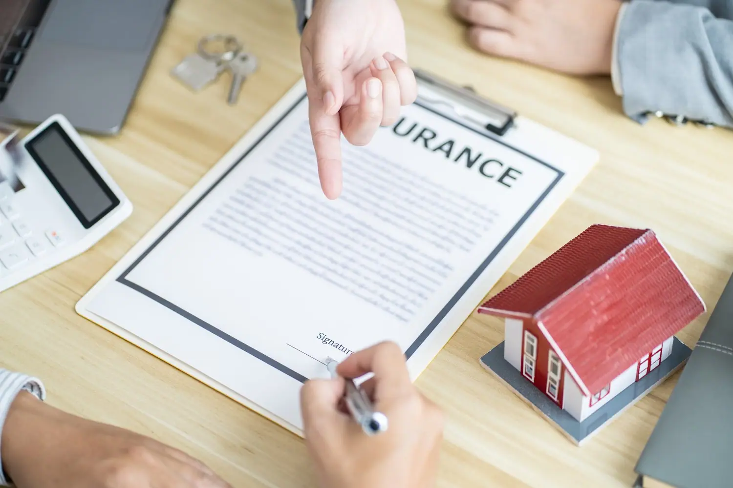 Jak wybrać odpowiednie ubezpieczenie mieszkania? Praktyczny przewodnik