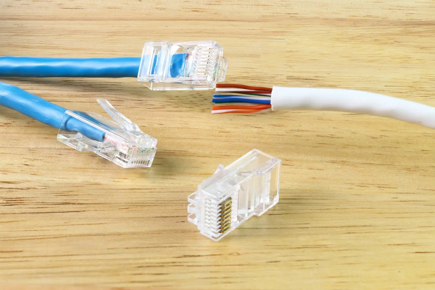 Jaki przewód ethernet wybrać do domu? Kategorie kabli i szybkości transmisji danych